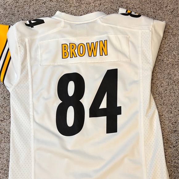 Nike White and Black Football Jersey - Picture 2 of 2